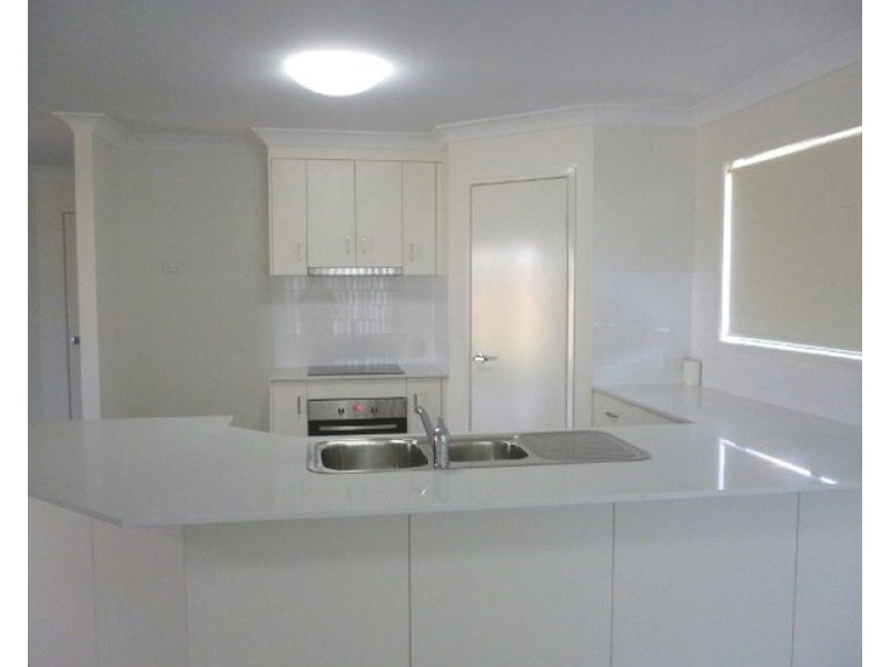 52 Dickens Avenue, Ooralea QLD 4740