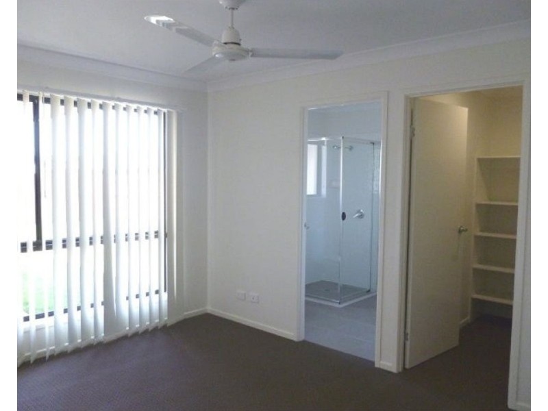 52 Dickens Avenue, Ooralea QLD 4740