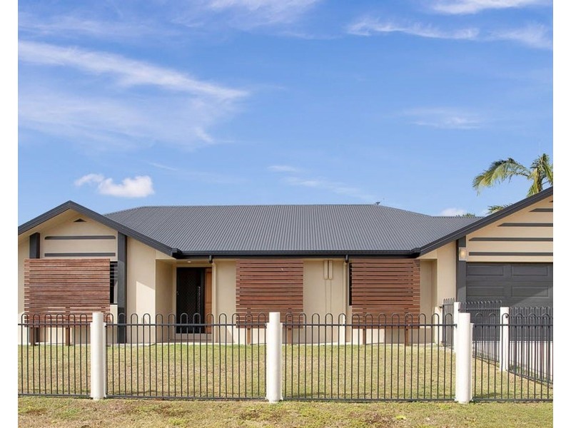 2 Bilgola Place, Blacks Beach QLD 4740