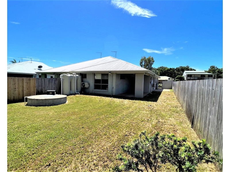 1/7 Swan Street, Armstrong Beach QLD 4737