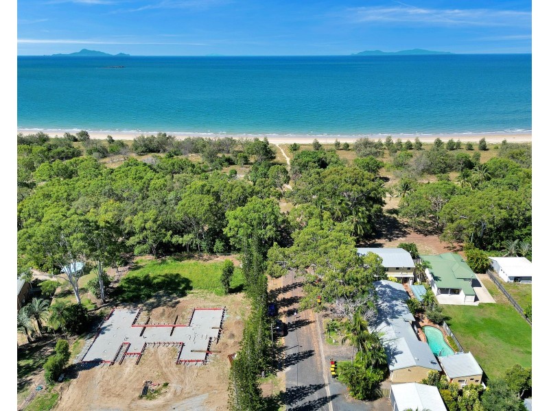 4/4 Symons Avenue, Bucasia QLD 4750