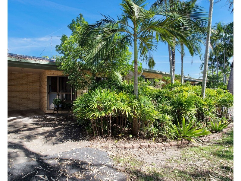 4/4 Symons Avenue, Bucasia QLD 4750