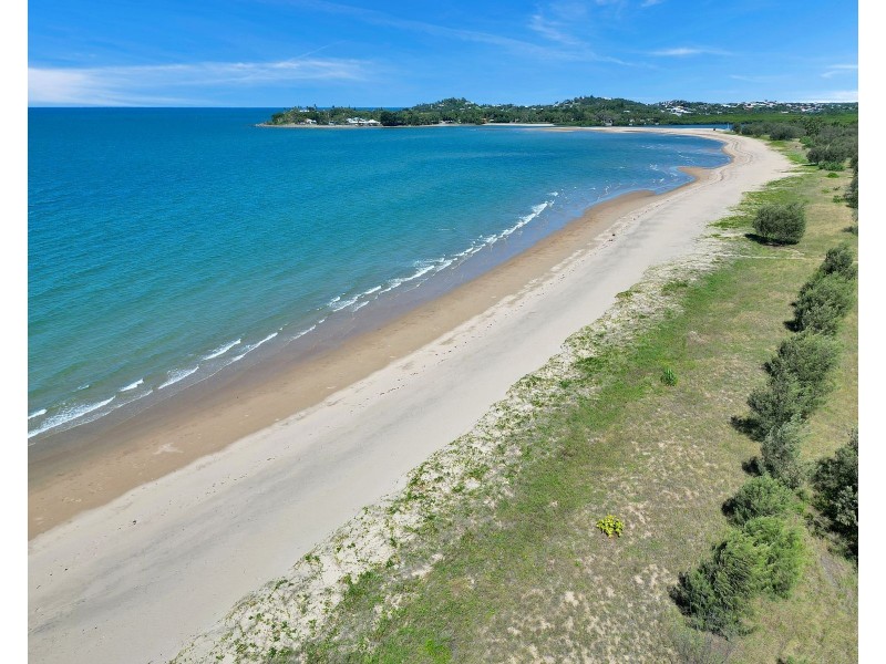 4/4 Symons Avenue, Bucasia QLD 4750