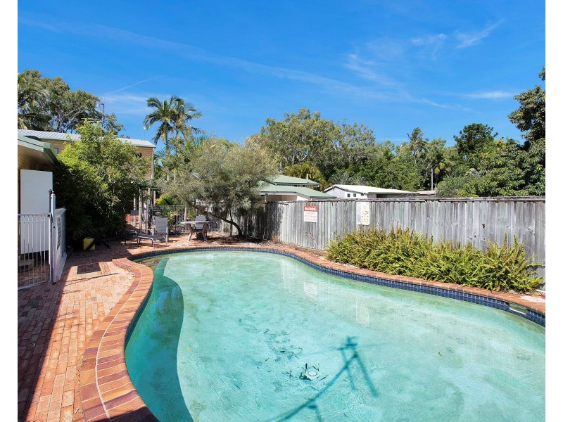 4/4 Symons Avenue, Bucasia QLD 4750