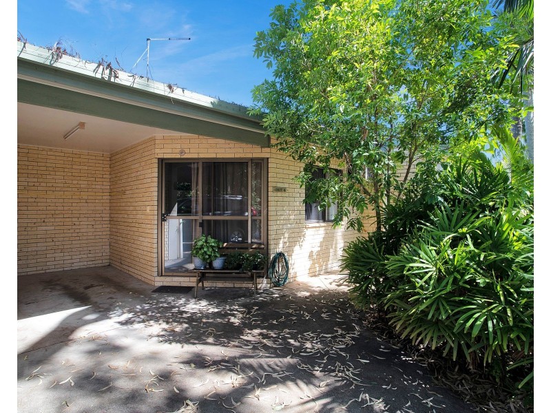 4/4 Symons Avenue, Bucasia QLD 4750