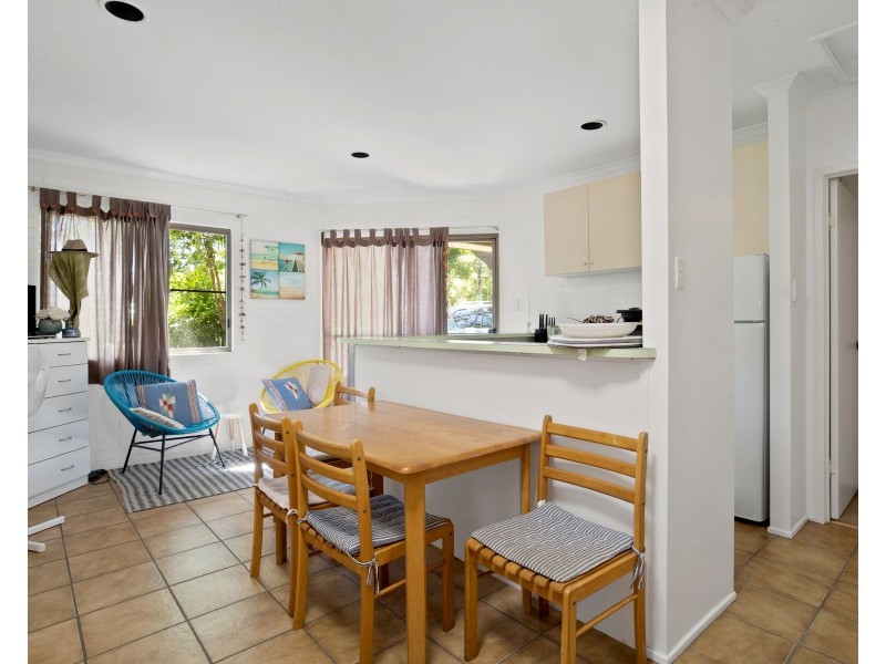 4/4 Symons Avenue, Bucasia QLD 4750