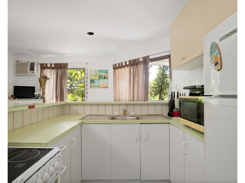 4/4 Symons Avenue, Bucasia QLD 4750