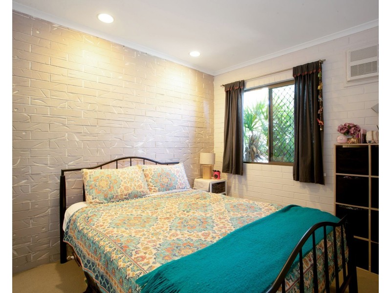 4/4 Symons Avenue, Bucasia QLD 4750