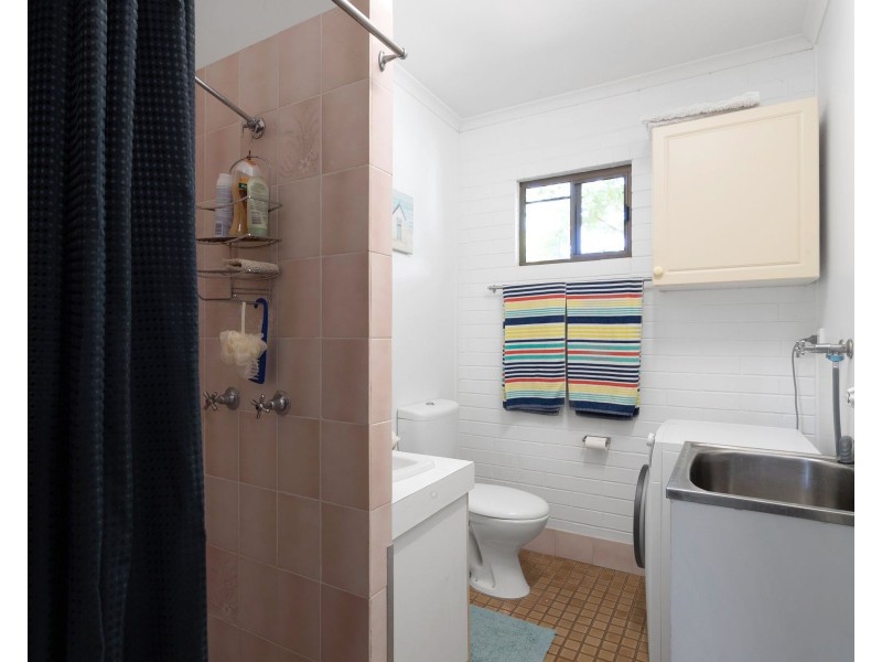 4/4 Symons Avenue, Bucasia QLD 4750