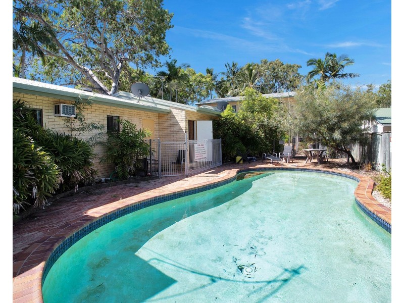 4/4 Symons Avenue, Bucasia QLD 4750