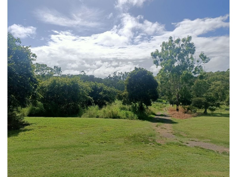 331 West Plane Creek Road, Sarina QLD 4737