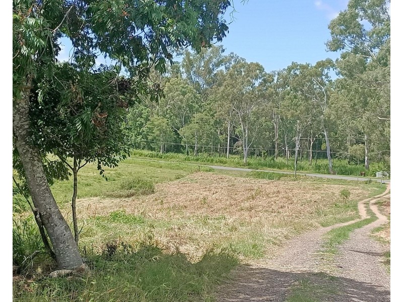 331 West Plane Creek Road, Sarina QLD 4737