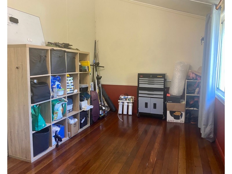 8 Venton Street, Sarina QLD 4737
