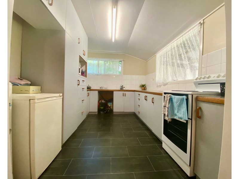 8 Venton Street, Sarina QLD 4737