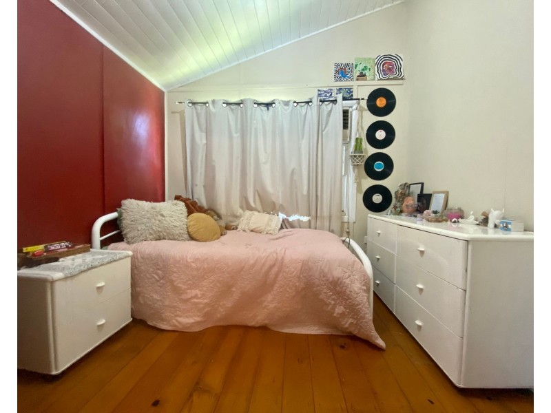 8 Venton Street, Sarina QLD 4737