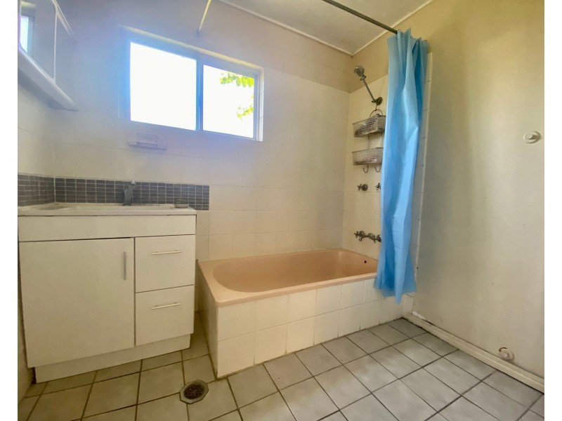 8 Venton Street, Sarina QLD 4737