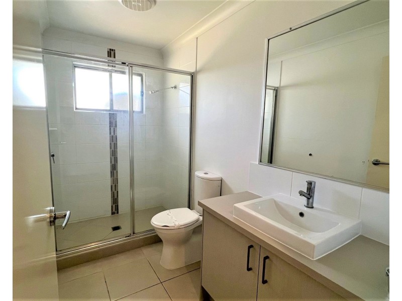 1/7 Swan Street, Armstrong Beach QLD 4737
