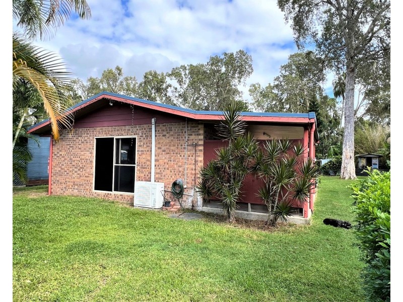 13 Swan Street, Armstrong Beach QLD 4737