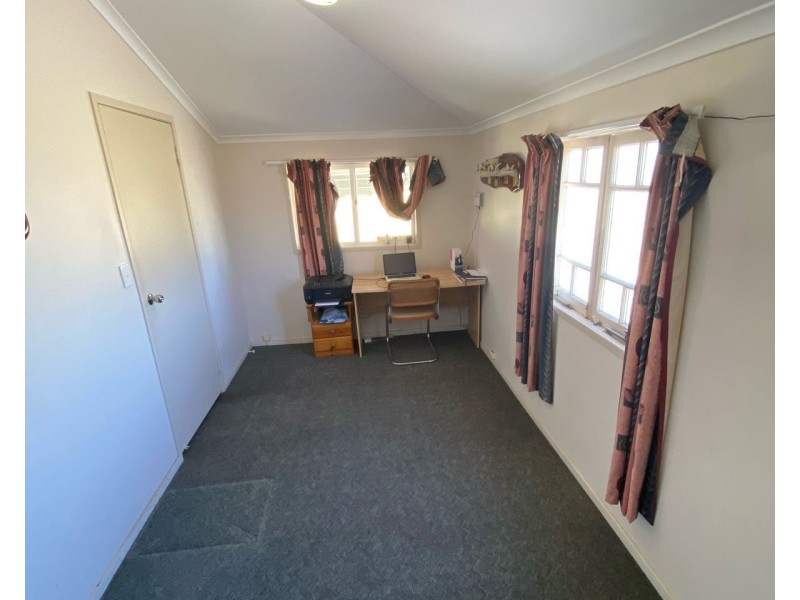 17 Oxford Street, Nebo QLD 4742