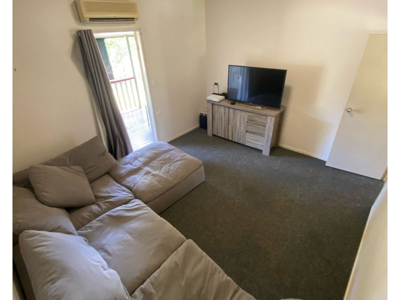 17 Oxford Street, Nebo QLD 4742
