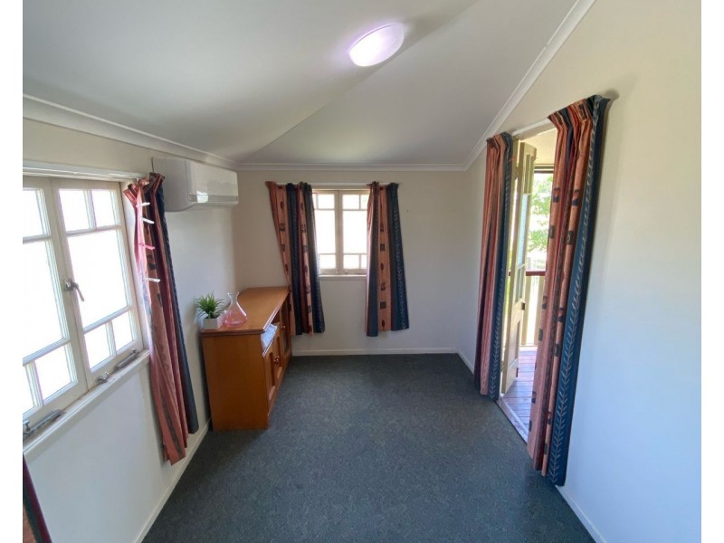 17 Oxford Street, Nebo QLD 4742