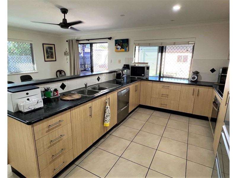 18 Swan Street, Armstrong Beach QLD 4737