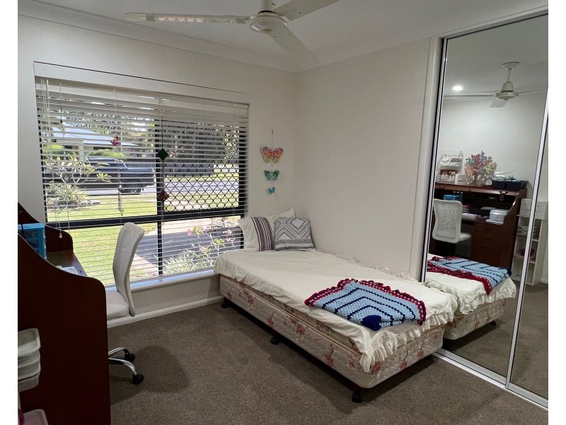 18 Swan Street, Armstrong Beach QLD 4737