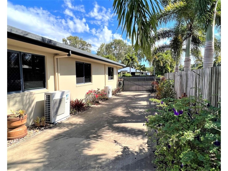 18 Swan Street, Armstrong Beach QLD 4737