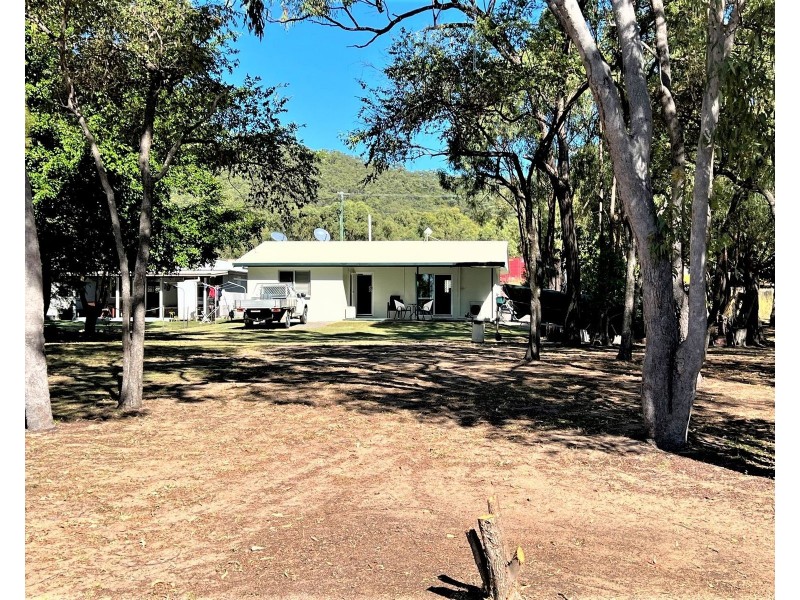 96 Colonial Drive, Clairview QLD 4741