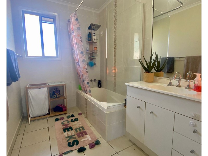 11 Tindaridge Court, Hay Point QLD 4740