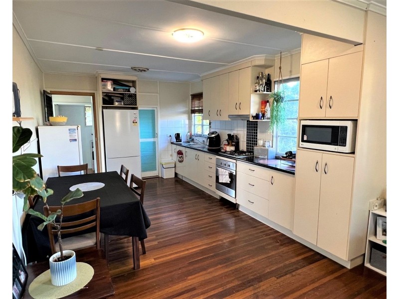 34 Atherton Street, Sarina QLD 4737