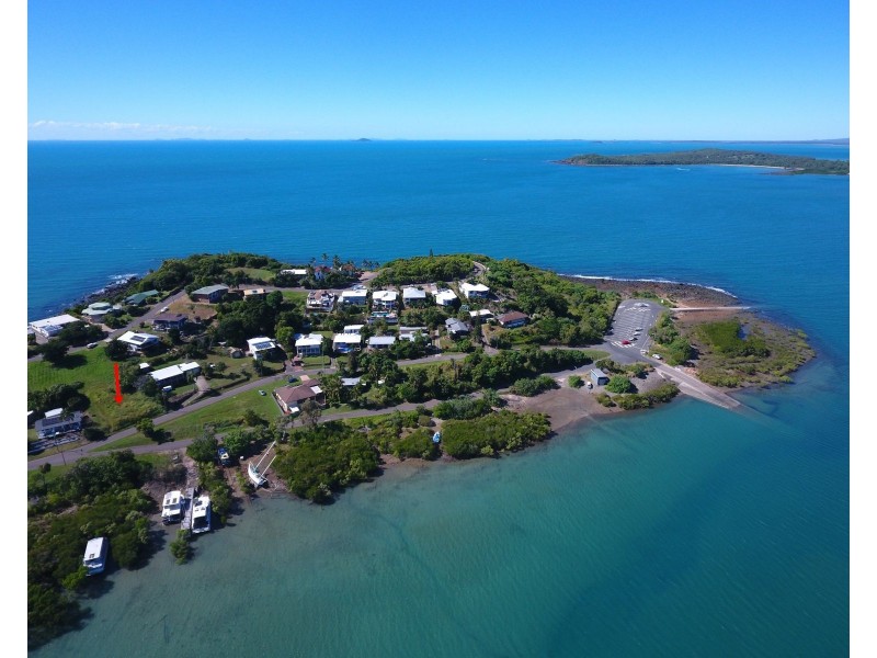 4 Sunset Drive, Sarina Beach QLD 4737
