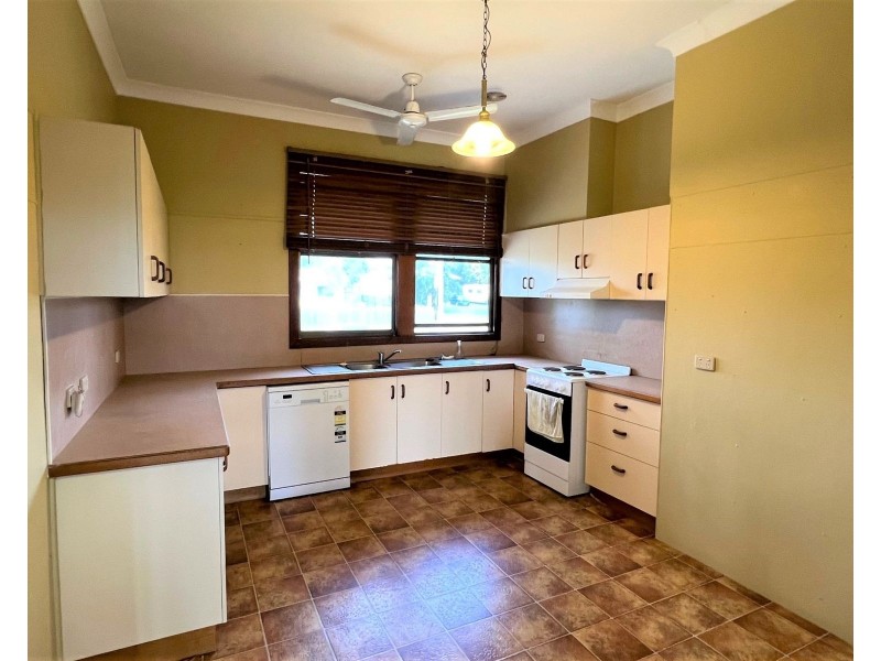 6 Morris Street, Campwin Beach QLD 4737