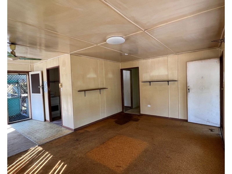 59 Range Road, Sarina QLD 4737