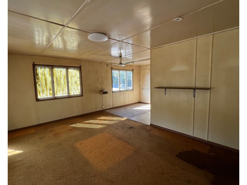 59 Range Road, Sarina QLD 4737