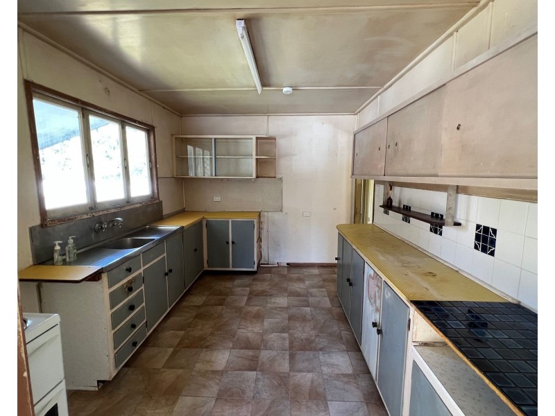 59 Range Road, Sarina QLD 4737