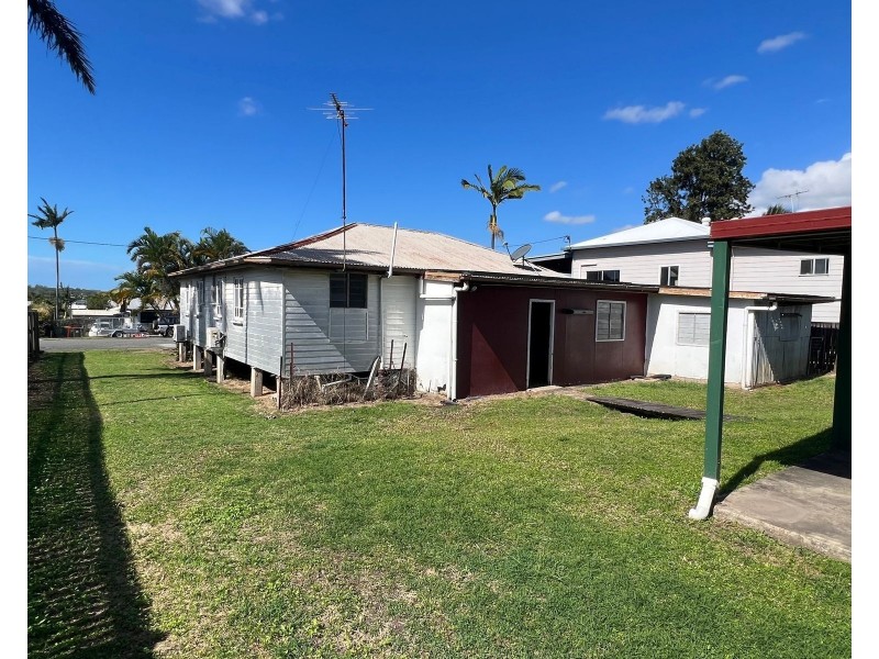 7 Heron Street, Sarina QLD 4737