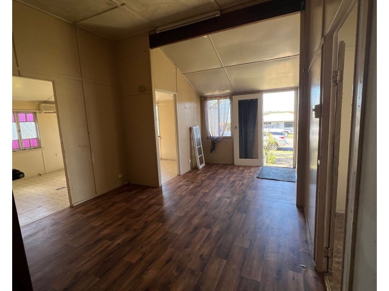 7 Heron Street, Sarina QLD 4737