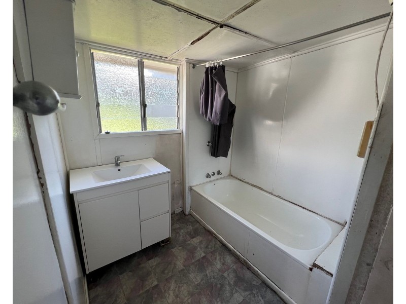 7 Heron Street, Sarina QLD 4737