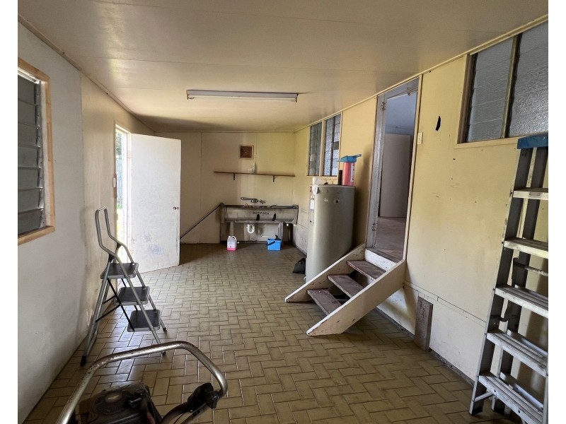 7 Heron Street, Sarina QLD 4737