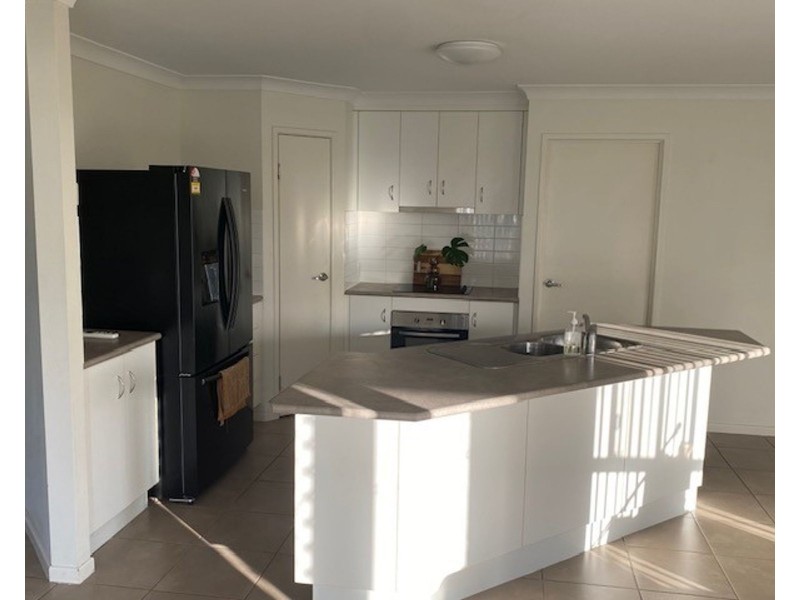 24 Halifax Place, Rural View QLD 4740