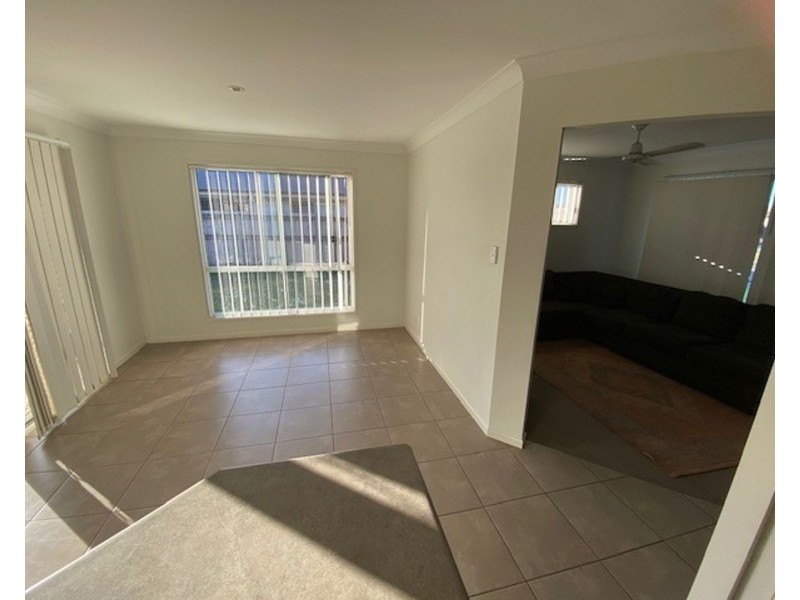 24 Halifax Place, Rural View QLD 4740