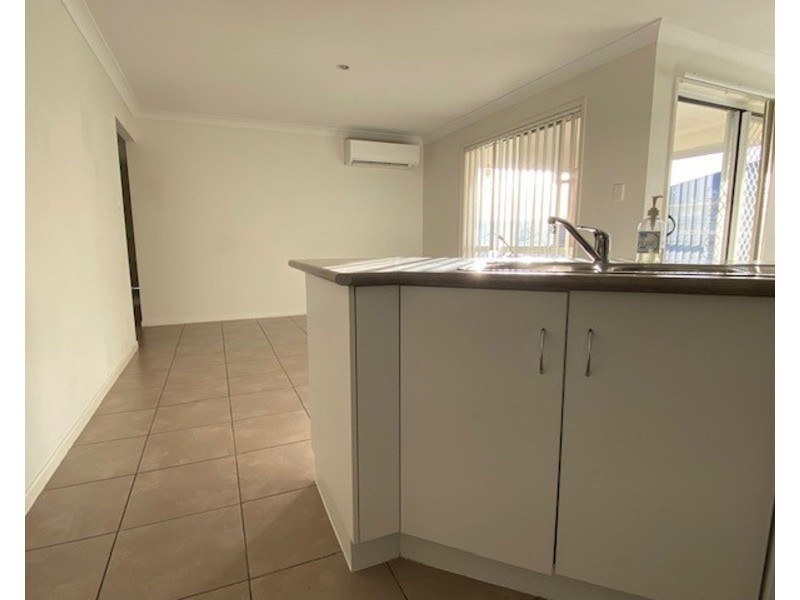 24 Halifax Place, Rural View QLD 4740