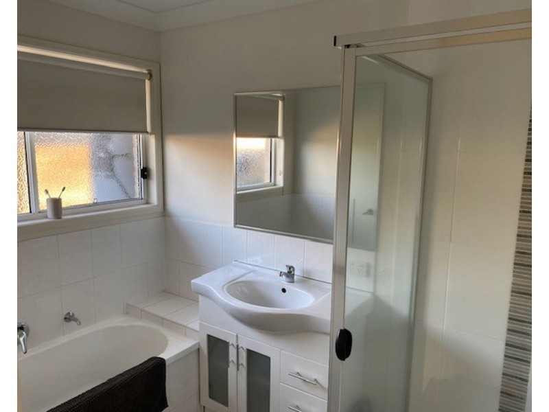 24 Halifax Place, Rural View QLD 4740