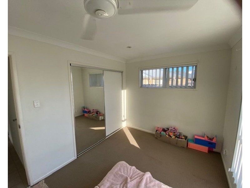 24 Halifax Place, Rural View QLD 4740