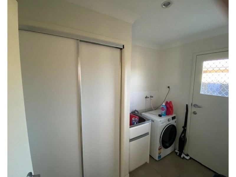 24 Halifax Place, Rural View QLD 4740