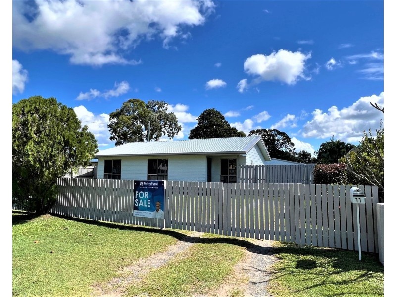 11 Manon Street, Armstrong Beach QLD 4737