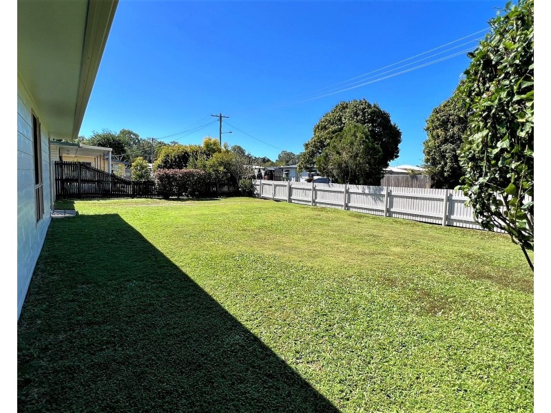 11 Manon Street, Armstrong Beach QLD 4737