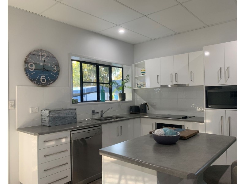 24 Murphy Street, Seaforth QLD 4741
