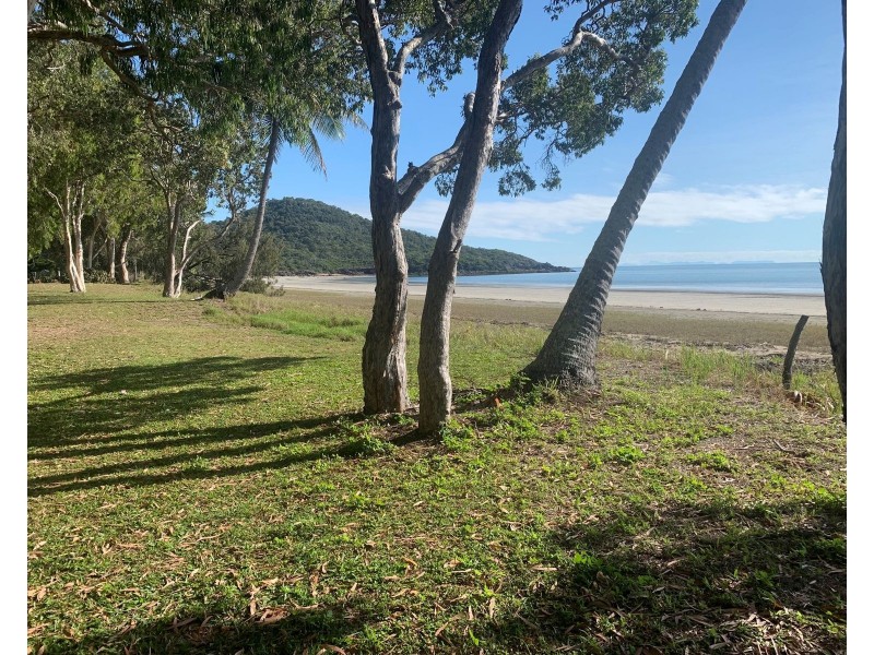 12 Milkins Street, Ball Bay QLD 4741